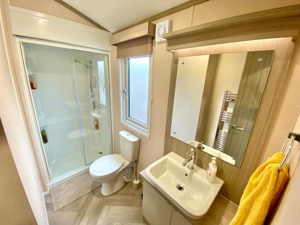 The Lodge Селси Екстериор снимка